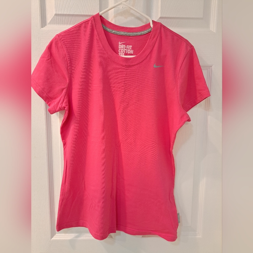 Women's Nike Cotton Dri-fit tee L